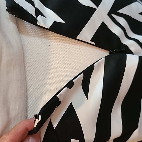 Liz Claiborne Abstract Pencil Skirt - Picture 10 of 13